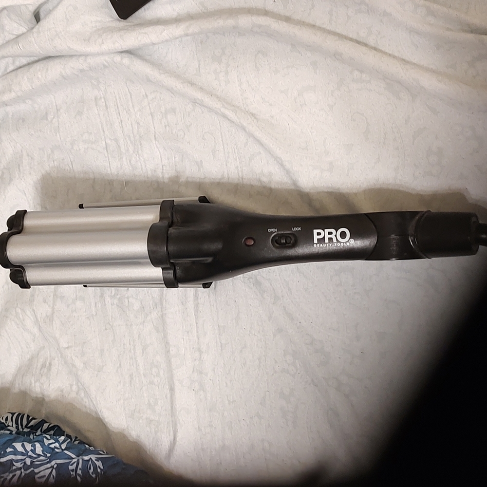 Make curls curling iron